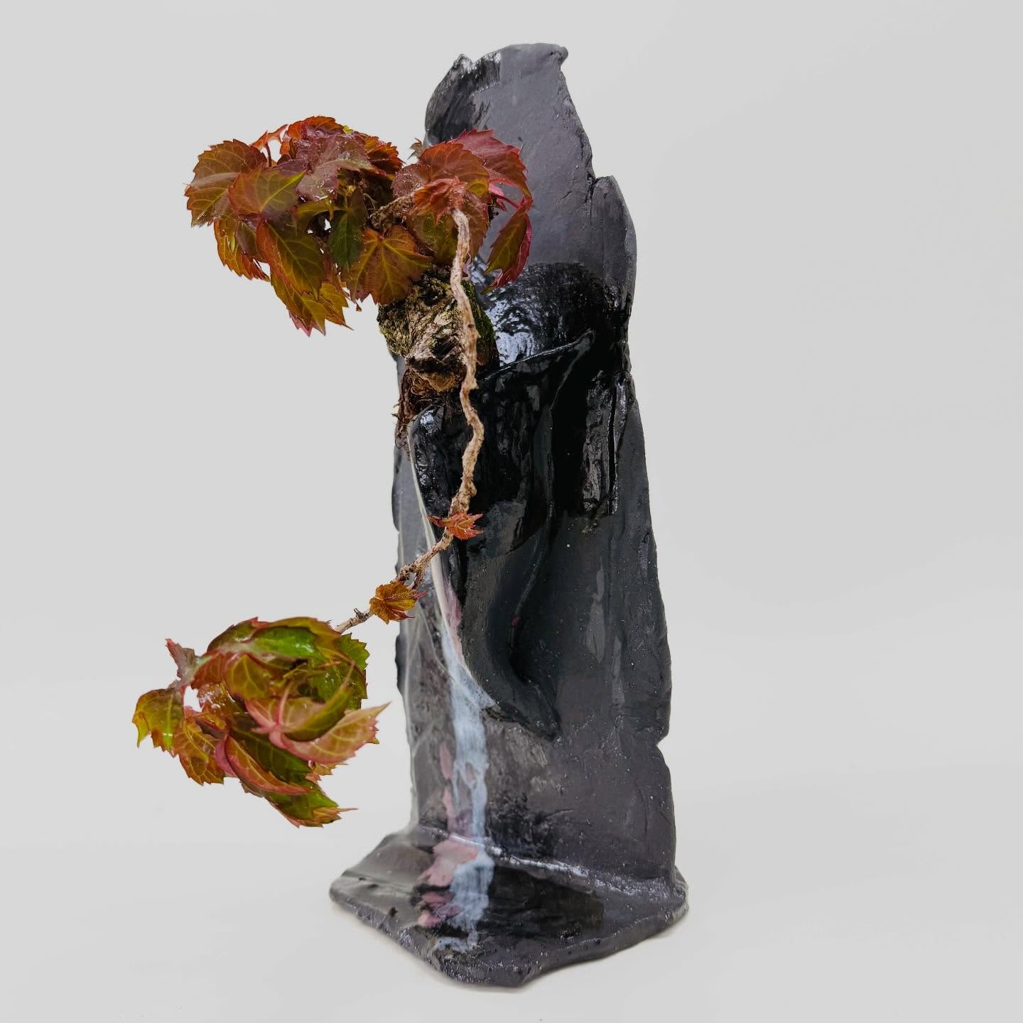 玄関の飾りを作ろうとノリで弄っているうちに妙な物が出来てしまった　ついでに気にいってしまい来週のイベント出展決定